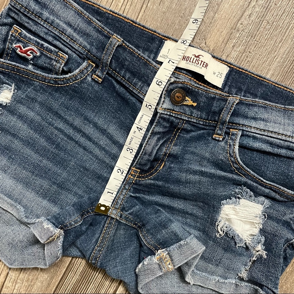 Hollister distressed denim shorts in size 1 - Picture 10 of 11